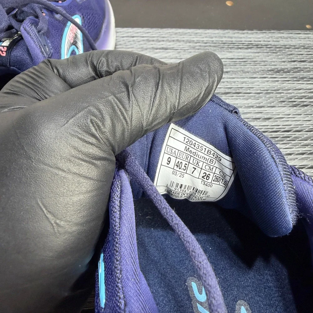 Brooks wear scuffs